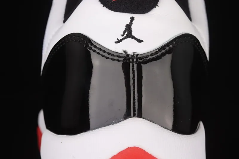 All categories Air Jordan Jordan series basketball shoes Air Jordan 11 Z version Air Jordan 11 Retro Low AJ11 Joe 11 low-top patent leather black and red top layer genuine carbon AV2187-160